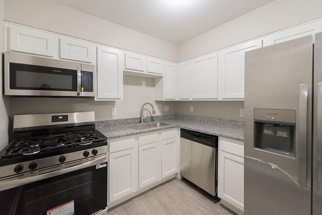 1080 Armstrong Mill Road A, Lexington, KY 40517