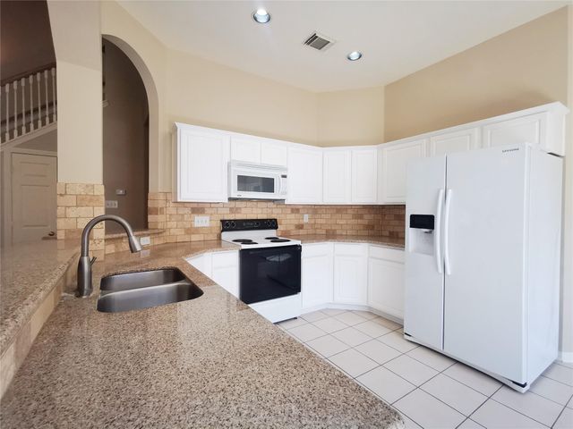 802 Portsmouth Drive, Pearland, TX 77584