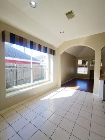 802 Portsmouth Drive, Pearland, TX 77584