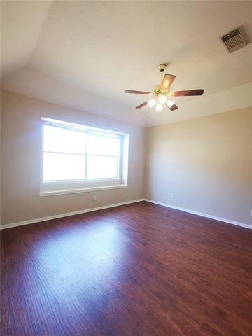 802 Portsmouth Drive, Pearland, TX 77584