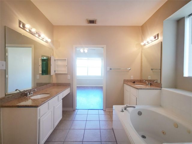 802 Portsmouth Drive, Pearland, TX 77584