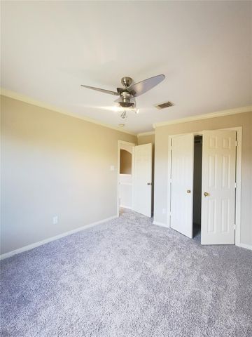 802 Portsmouth Drive, Pearland, TX 77584