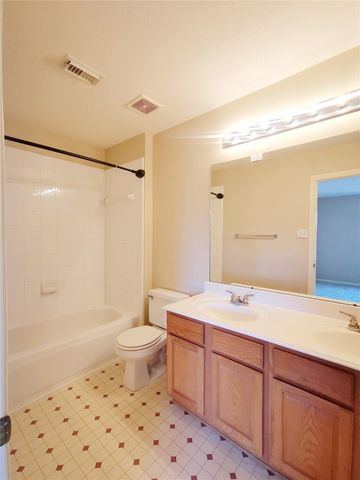 802 Portsmouth Drive, Pearland, TX 77584