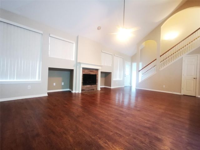 802 Portsmouth Drive, Pearland, TX 77584