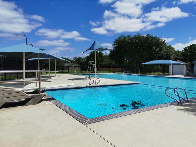 802 Portsmouth Drive, Pearland, TX 77584