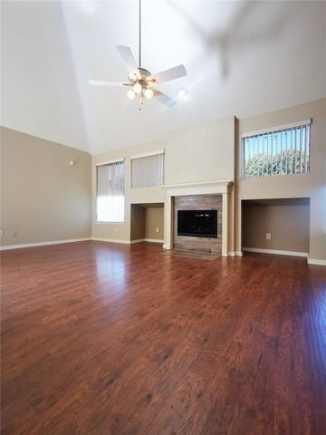 802 Portsmouth Drive, Pearland, TX 77584