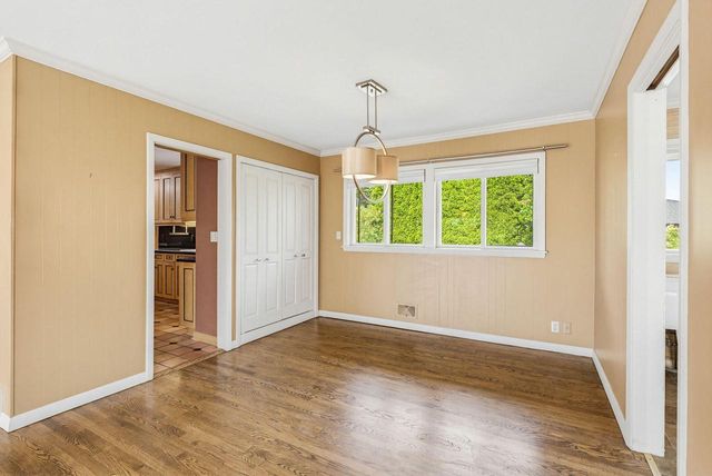 6757 N Santa Monica BOULEVARD, Fox Point, WI 53217