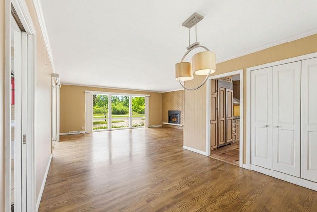 6757 N Santa Monica BOULEVARD, Fox Point, WI 53217