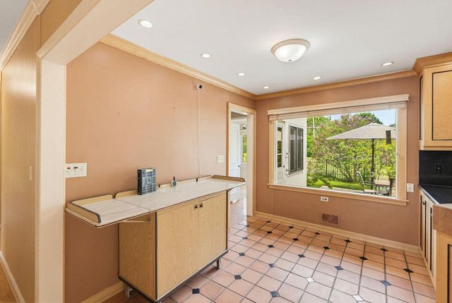 6757 N Santa Monica BOULEVARD, Fox Point, WI 53217