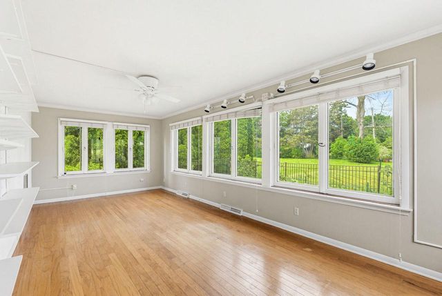 6757 N Santa Monica BOULEVARD, Fox Point, WI 53217