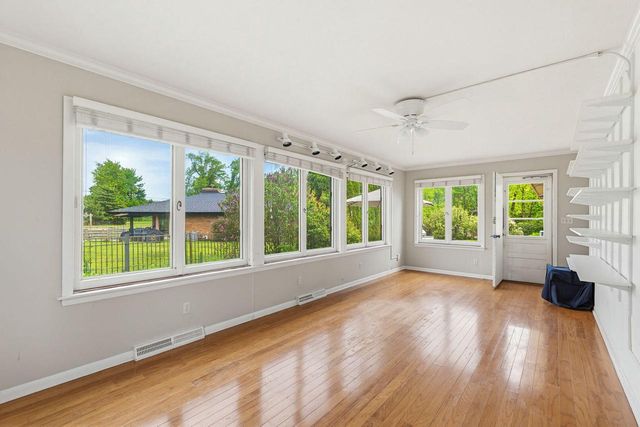 6757 N Santa Monica BOULEVARD, Fox Point, WI 53217