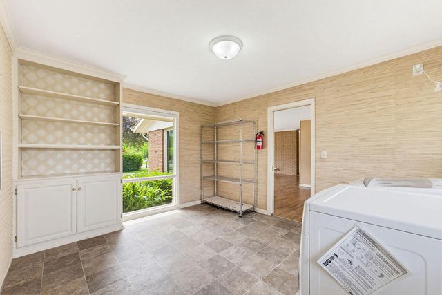6757 N Santa Monica BOULEVARD, Fox Point, WI 53217