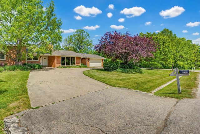 6757 N Santa Monica BOULEVARD, Fox Point, WI 53217