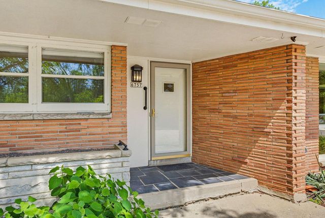 6757 N Santa Monica BOULEVARD, Fox Point, WI 53217