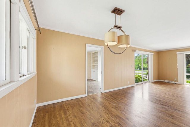 6757 N Santa Monica BOULEVARD, Fox Point, WI 53217