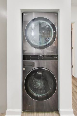 6421 N GREENVIEW Avenue 2W, Chicago, IL 60626