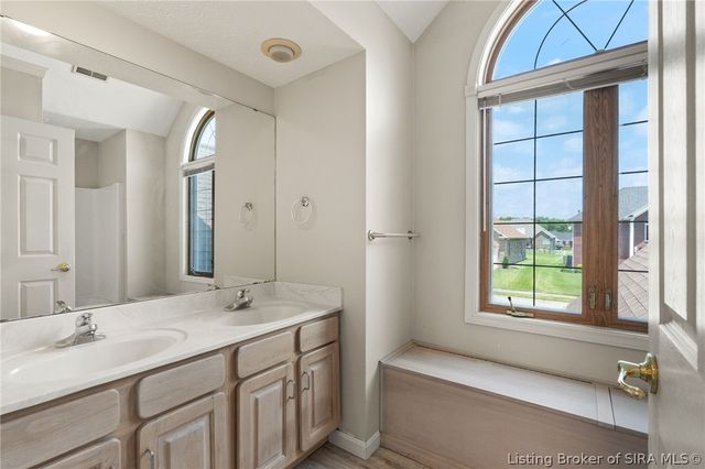 4010 Weatherby Way, New Albany, IN 47150