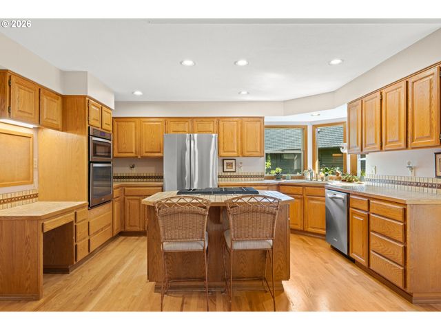 14230 DOLPH Ct, Lake Oswego, OR 97034
