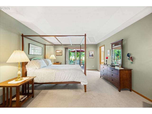 14230 DOLPH Ct, Lake Oswego, OR 97034