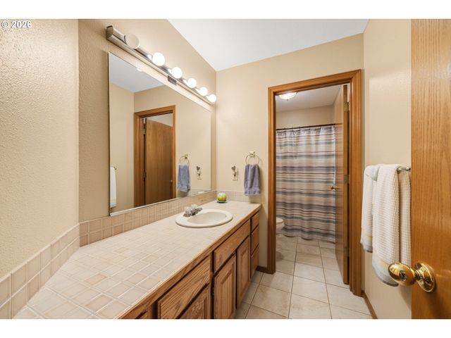 14230 DOLPH Ct, Lake Oswego, OR 97034