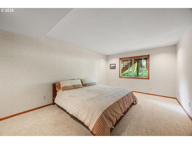 14230 DOLPH Ct, Lake Oswego, OR 97034