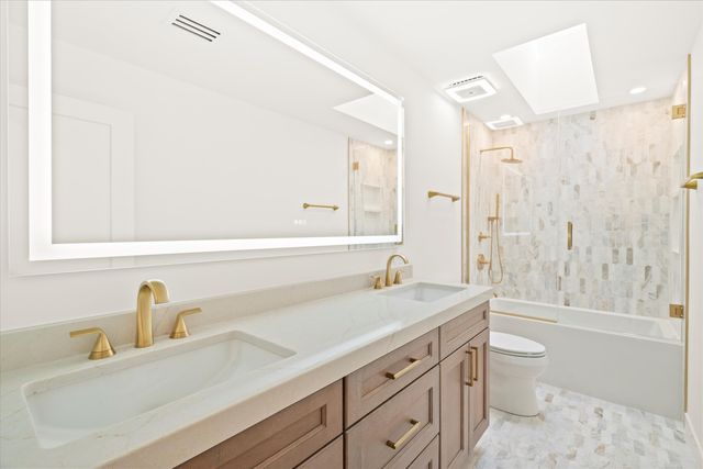 9427 Falling Waters Drive, Burr Ridge, IL 60527