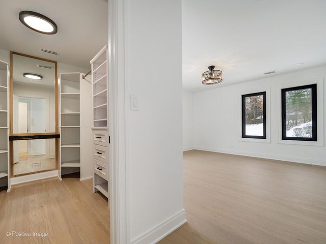 9427 Falling Waters Drive, Burr Ridge, IL 60527