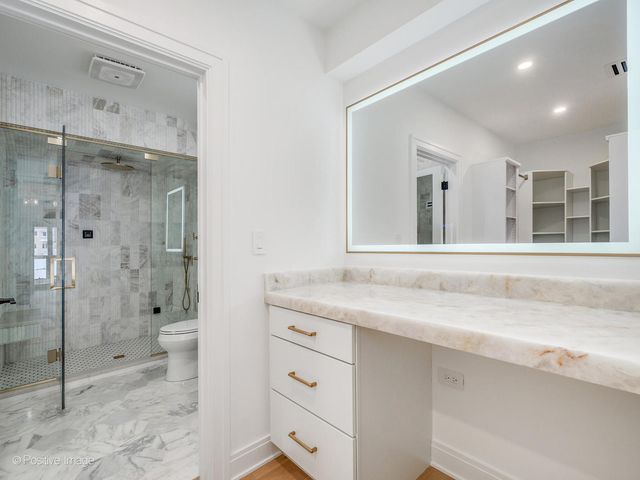 9427 Falling Waters Drive, Burr Ridge, IL 60527