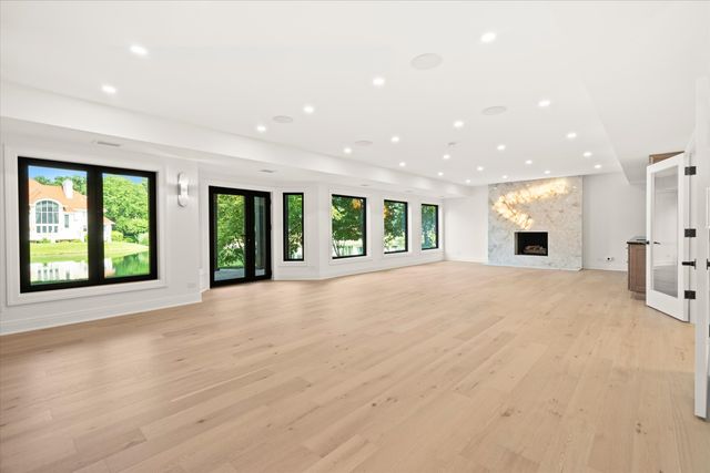 9427 Falling Waters Drive, Burr Ridge, IL 60527