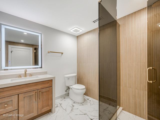 9427 Falling Waters Drive, Burr Ridge, IL 60527