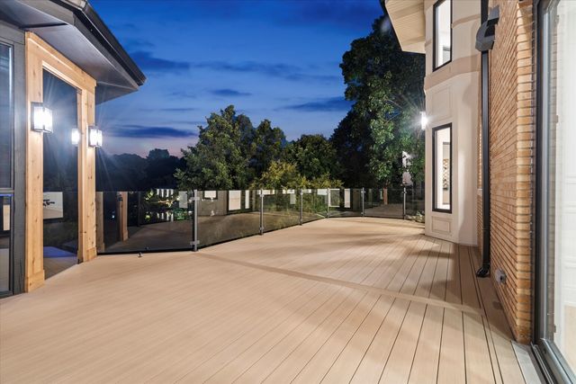 9427 Falling Waters Drive, Burr Ridge, IL 60527