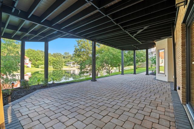 9427 Falling Waters Drive, Burr Ridge, IL 60527