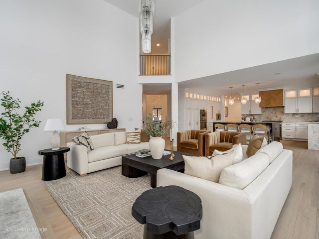 9427 Falling Waters Drive, Burr Ridge, IL 60527