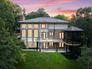 9427 Falling Waters Drive, Burr Ridge, IL 60527