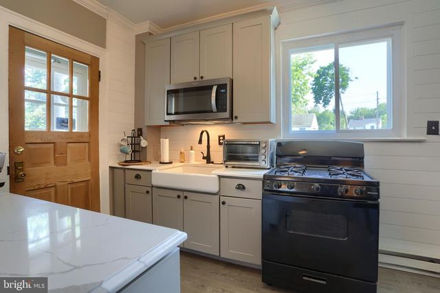 1930 MARKET ST, Camp Hill, PA 17011