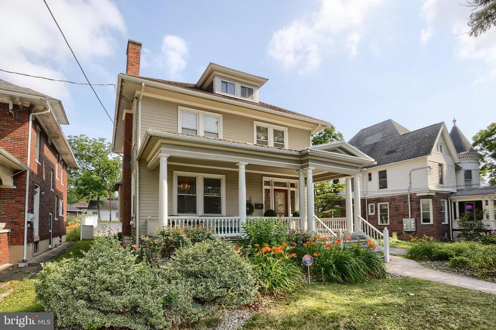 1930 MARKET ST, Camp Hill, PA 17011