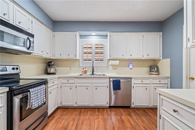 2217 Post Oak Dr, Portland, TX 78374