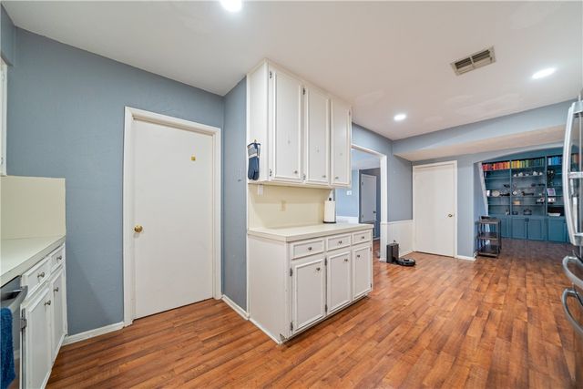 2217 Post Oak Dr, Portland, TX 78374