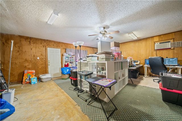 2217 Post Oak Dr, Portland, TX 78374