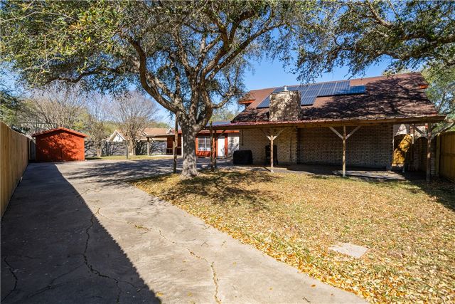 2217 Post Oak Dr, Portland, TX 78374