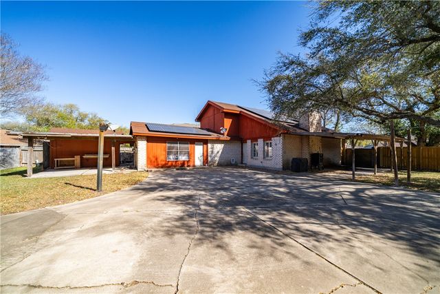 2217 Post Oak Dr, Portland, TX 78374