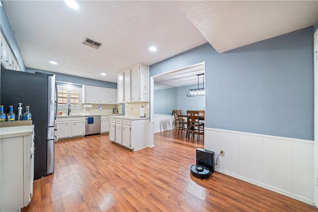 2217 Post Oak Dr, Portland, TX 78374