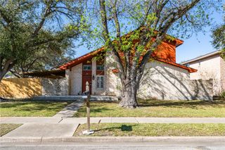 2217 Post Oak Dr, Portland, TX 78374