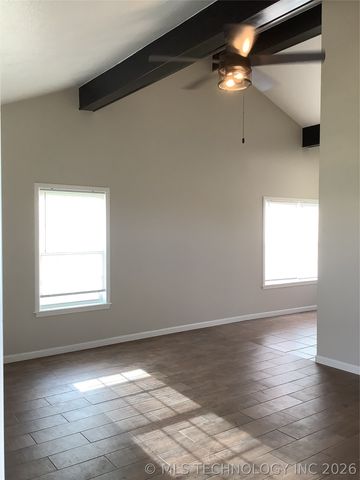 7426 E 566 Road, Locust Grove, OK 74352