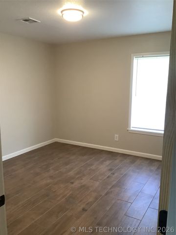 7426 E 566 Road, Locust Grove, OK 74352