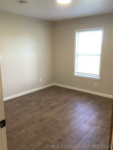 7426 E 566 Road, Locust Grove, OK 74352