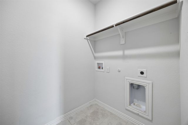 1940 Tomahawk Trail, Aubrey, TX 76227