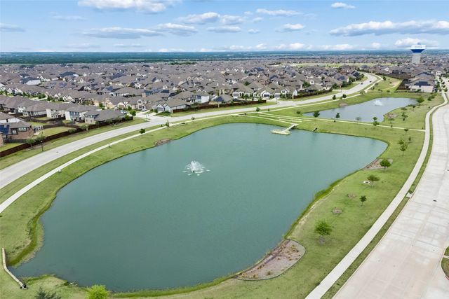 1940 Tomahawk Trail, Aubrey, TX 76227