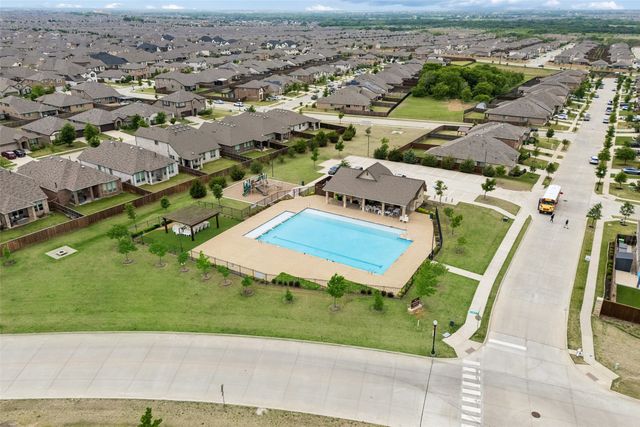 1940 Tomahawk Trail, Aubrey, TX 76227