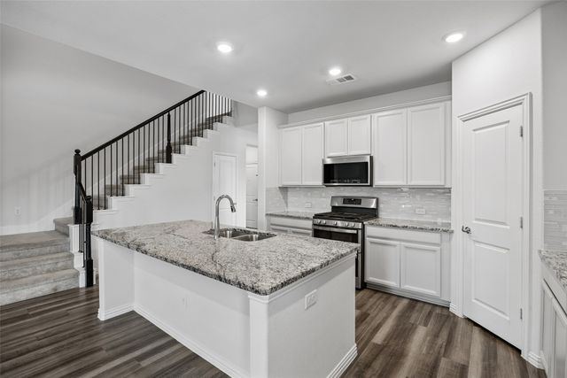 1940 Tomahawk Trail, Aubrey, TX 76227